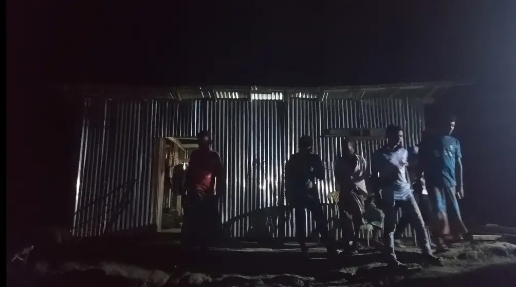 ঠিকাদারের অফিসে হামলার সময় অভিযুক্ত হামলাকারীরা