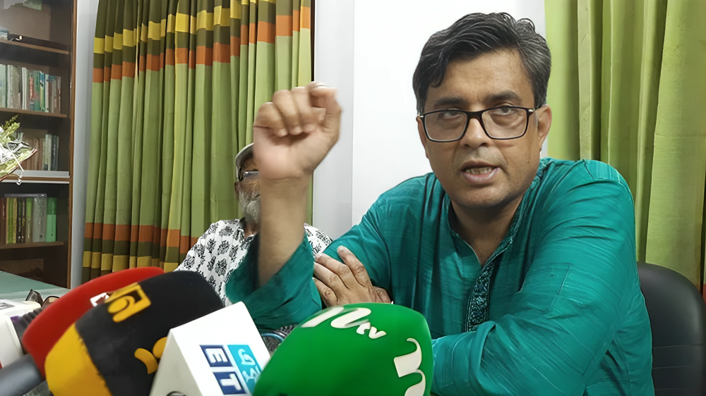 মাগুরায় সাংবাদিকদের সঙ্গে মতবিনিময়কালে প্রেস সচিব শফিকুল আলম।