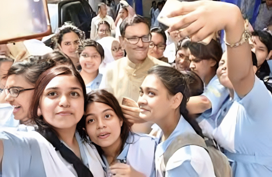 ওবায়দুল কাদেরের ঘড়ি-নারী বিতর্কে নতুন অনুসন্ধান