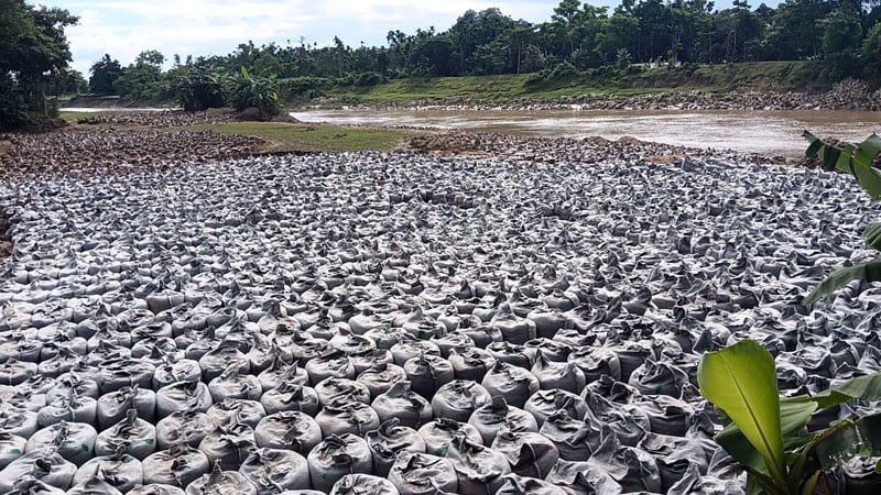কুলাউড়ায় অবৈধ বালু ব্যবহার
