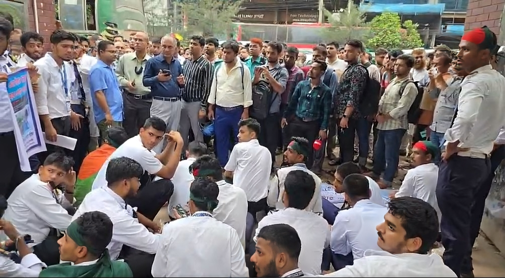 বিএমইটির দুই গেটই অবরোধ