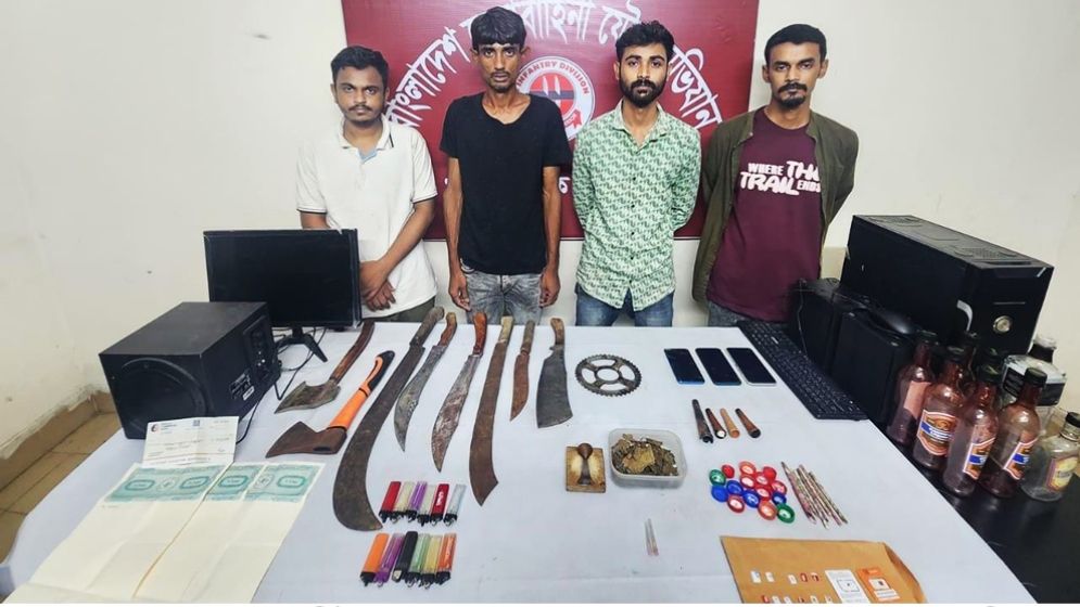 বগুড়ায় অপহৃত ৩ শিক্ষার্থী উদ্ধার, গ্রেফতার ৪