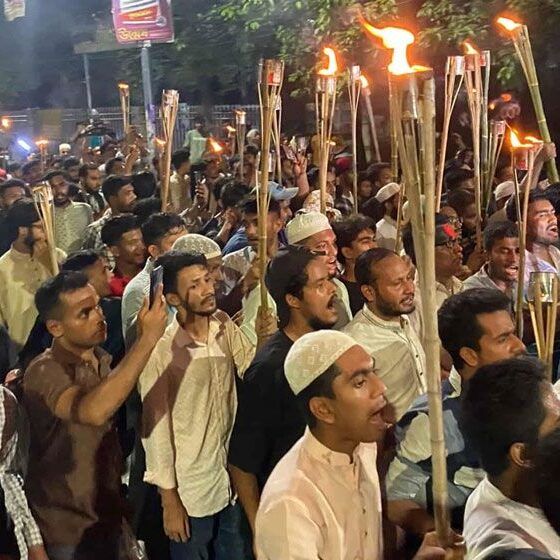সোহাগ হত্যার প্রতিবাদে ছাত্রদের মশাল মিছিল