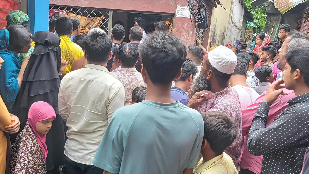ময়মনসিংহে মা ও ২ শিশুর গলাকাটা মরদেহ উদ্ধার