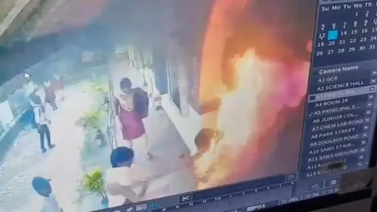 ওড়িশায় শিক্ষকের অনৈতিক প্রস্তাব, আগুন দিলেন ছাত্রী