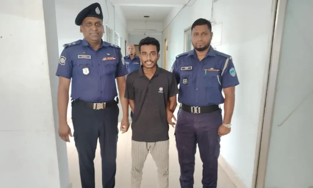 ছাত্রীদের উত্ত্যক্ত করে টিকটক, যুবকের কারাদণ্ড