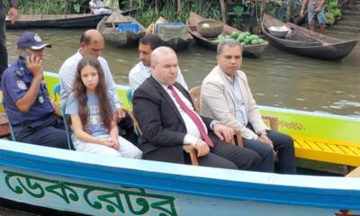 ঝালকাঠির ভাসমান হাট পরিদর্শন করেন আলজেরিয়ার রাষ্ট্রদূত। ছবি