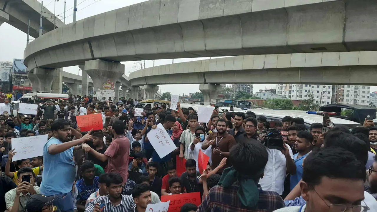 মাইলস্টোনে বিমান দুর্ঘটনায় শিক্ষার্থীদের ৬ দফা দাবি