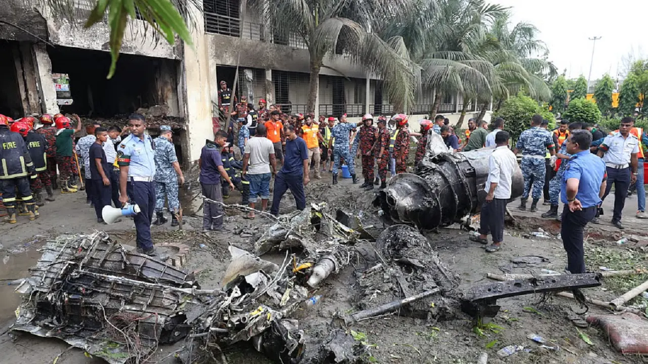যুদ্ধবিমান বিধ্বস্তে নিহত ২২ : মাইলস্টোন কর্তৃপক্ষ