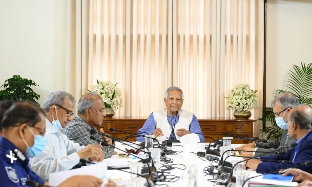 নির্বাচনের প্রস্তুতি নিয়ে প্রধান উপদেষ্টার সঙ্গে আইনশৃঙ্খলা বাহিনীর সভা