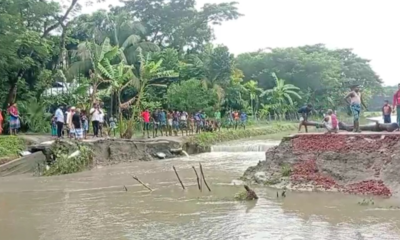 জোয়ারে বিচ্ছিন্ন সড়ক, দুর্ভোগে ২০ হাজার মানুষ