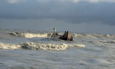 বঙ্গোপসাগরে ট্রলারডুবি, নিখোঁজ ৬ জেলে
