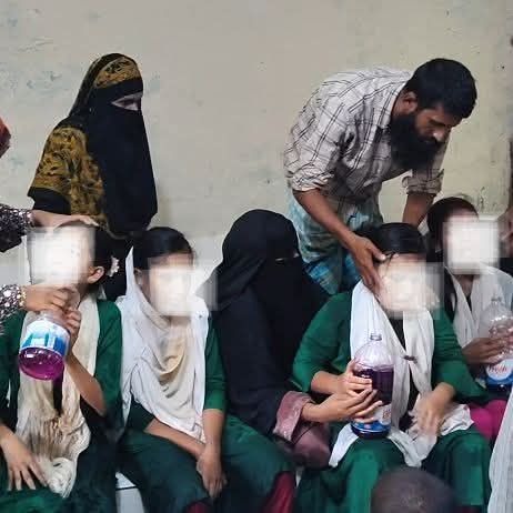 পাথরঘাটায়, রুপধন বন্দরে ৬ষ্ঠ শ্রেণির ছাত্রীদের খাবারে বিষ