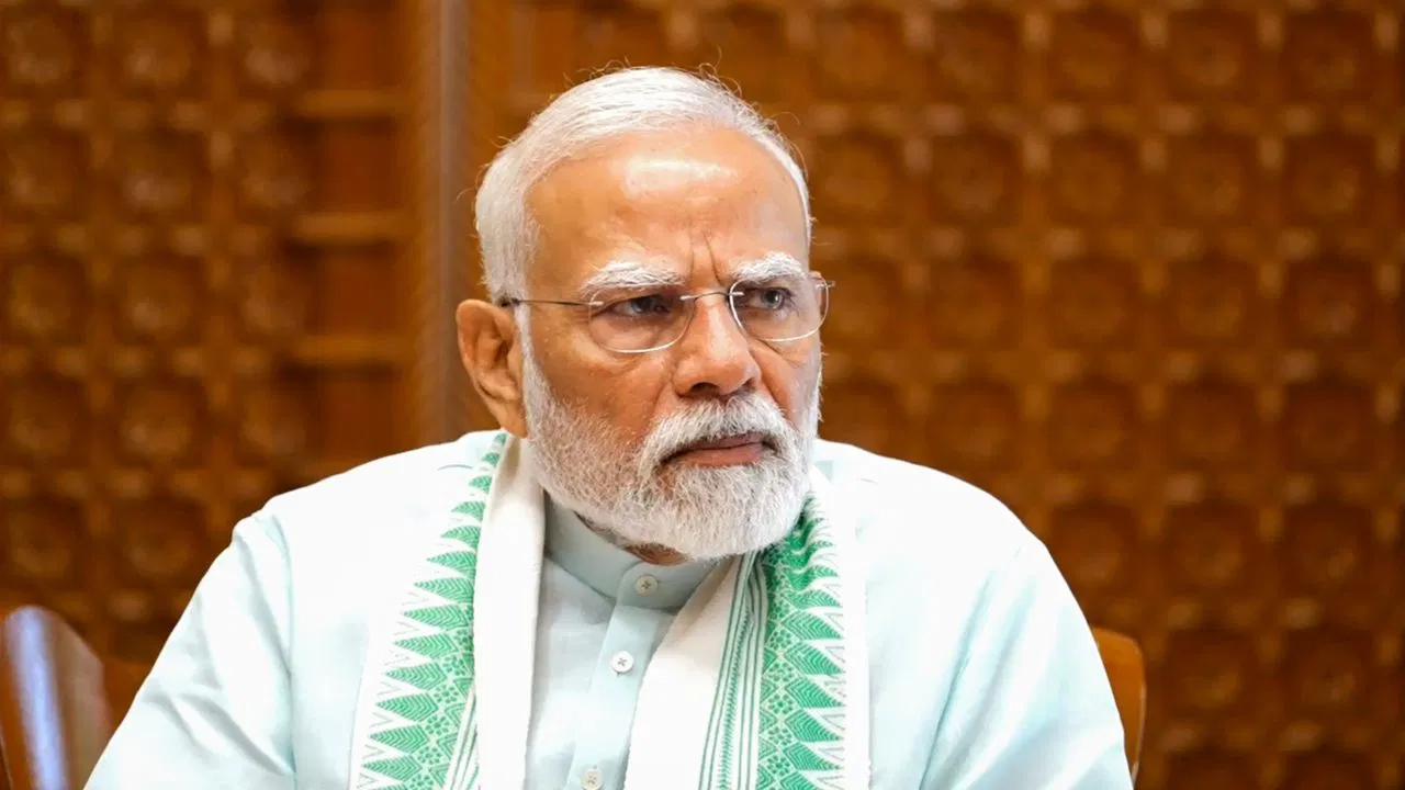 ট্রাম্পের শুল্ক ঘোষণায় মোদির স্বদেশি পণ্যের ডাক