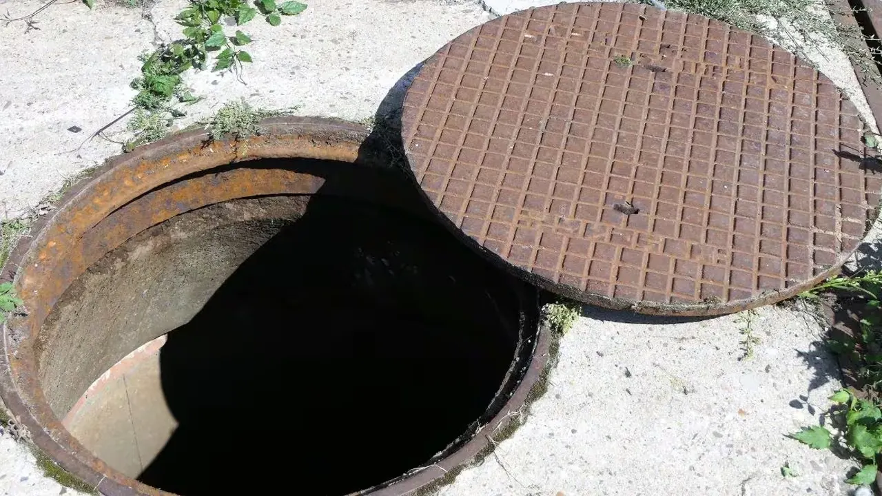 টোকিওতে ম্যানহোলে গ্যাসে মৃত্যু ৪ শ্রমিকের