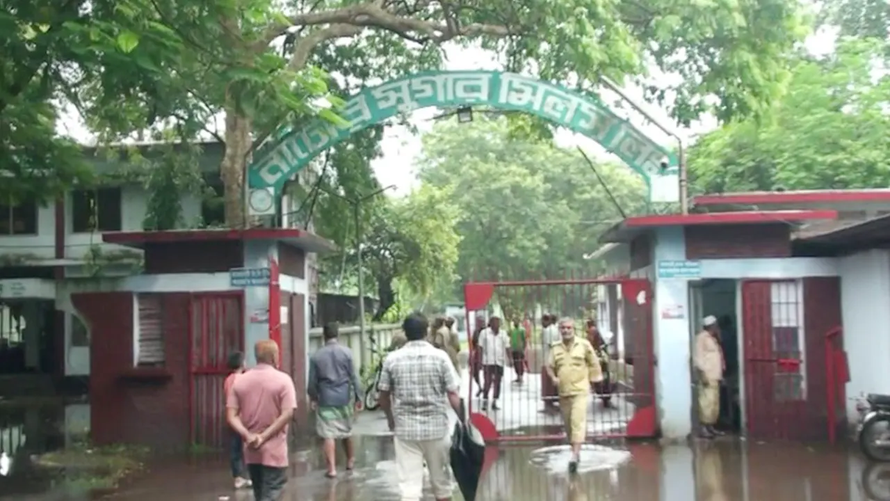 নাটোর চিনিকলে দুর্ধর্ষ ডাকাতি, কোটি টাকার যন্ত্রাংশ লুট