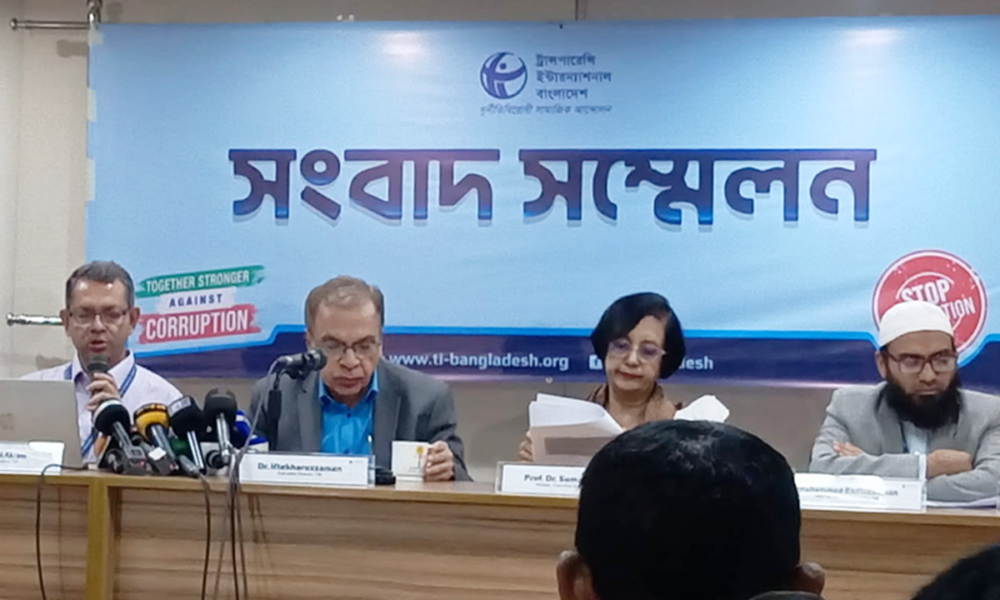 পুলিশের বিরুদ্ধে ১১ মাসে ৭৬১ মামলা, গ্রেপ্তার ৬১ : টিআইবি 