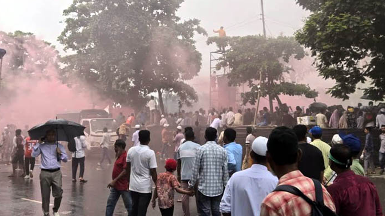 মানিক মিয়ায় গ্যাস বেলুনে আগুন, আহত কয়েকজন