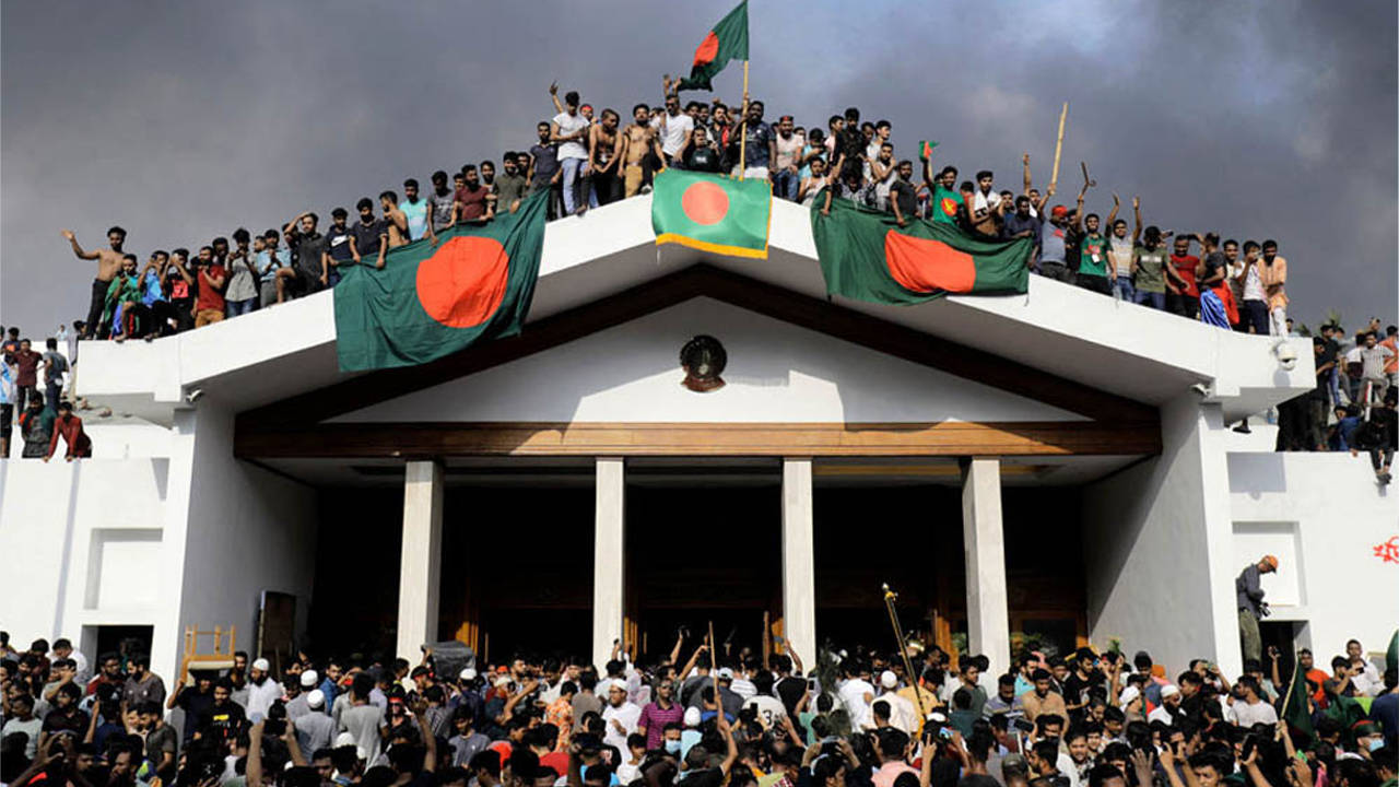 জুলাই শহীদদের ‘জাতীয় বীর’ ঘোষণা