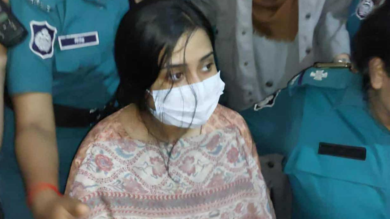 সন্ত্রাসবিরোধী মামলায় মেজর সাদিকের স্ত্রী সুমাইয়া জাফরিন ৫ দিনের রিমান্ডে