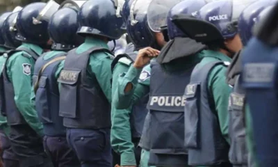 পলাতক ৪০ পুলিশ কর্মকর্তার পদক প্রত্যাহার