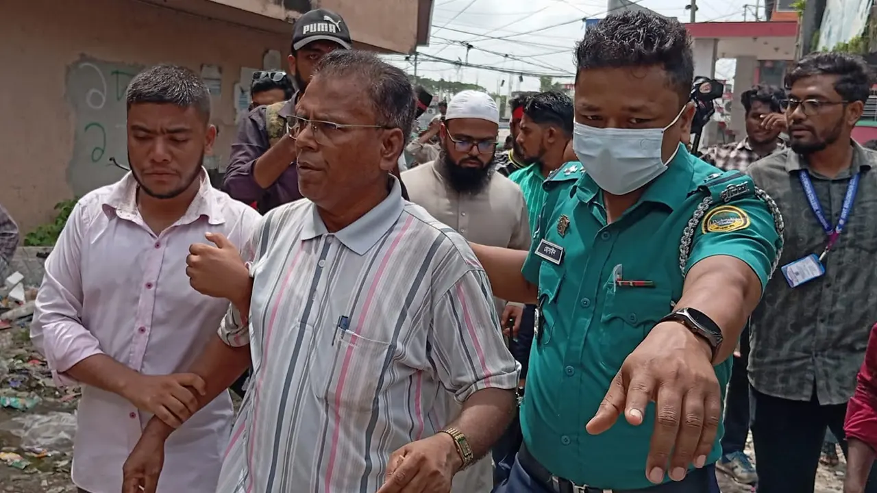 আন্দোলনে বক্তব্য শেষে ‘জয় বাংলা’ স্লোগান, আটক ১