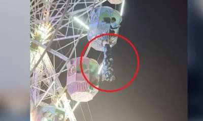 চলন্ত নাগরদোলা থেকে ঝুলে পড়লেন তরুণী, উদ্ধার