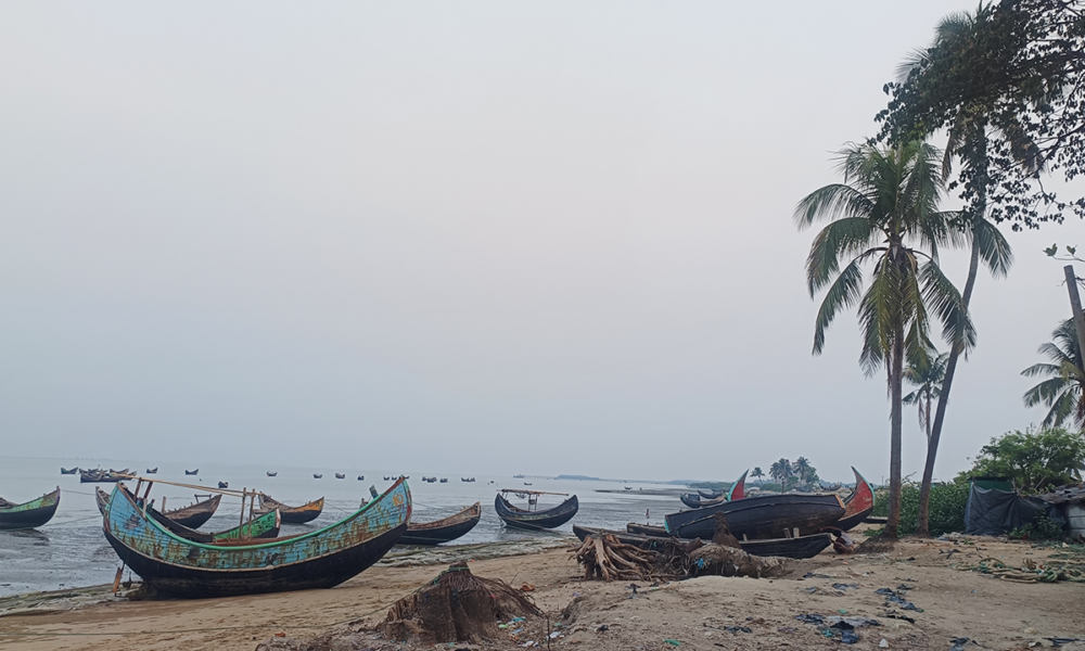 ৫ জেলেকে ধরে নিয়ে গেল আরাকান আর্মি