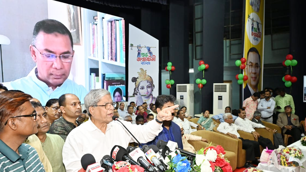 একাত্তর ভুলিয়ে দেওয়ার ষড়যন্ত্র চলছে : মির্জা ফখরুল